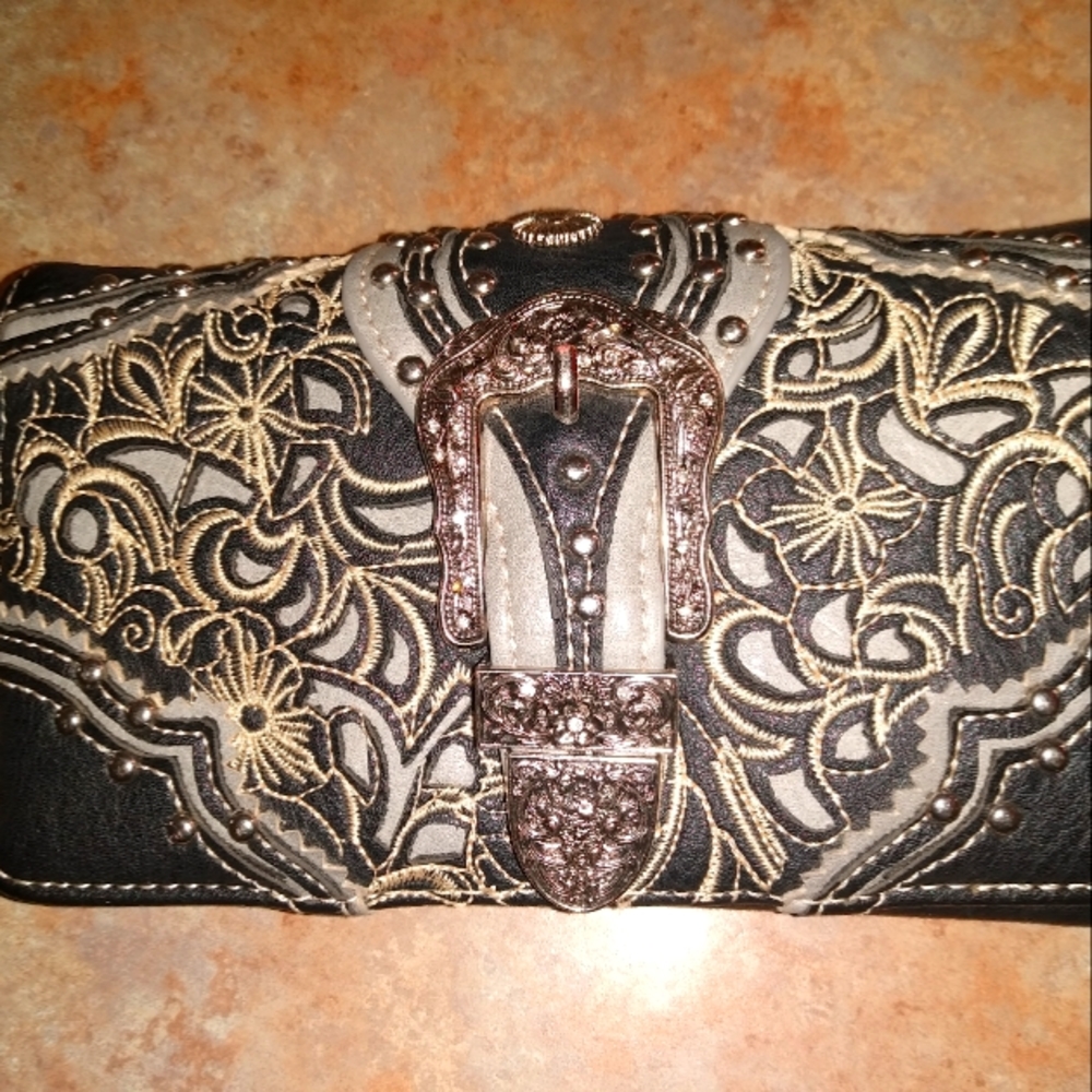 COUNTRY WALLET